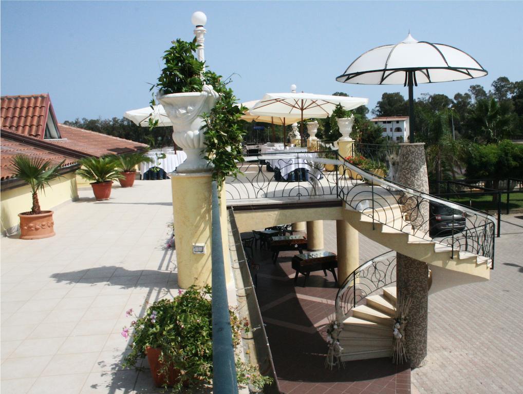 Hotel Miramare Marina di Schiavonea Bagian luar foto