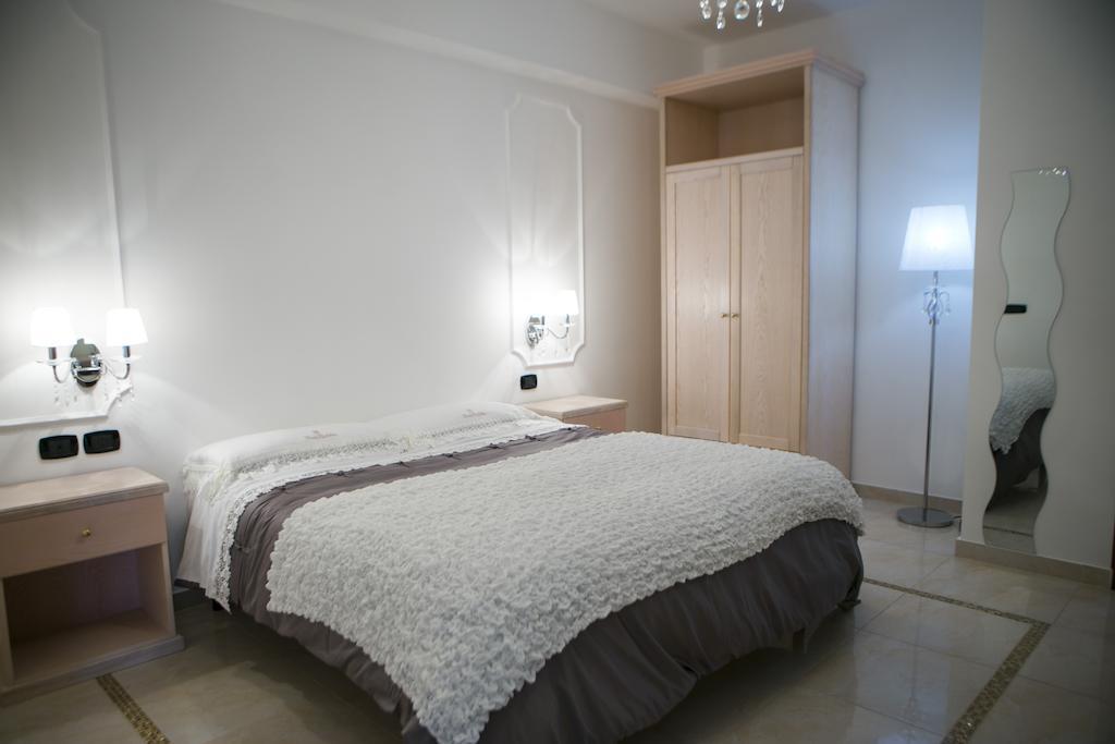Hotel Miramare Marina di Schiavonea Bagian luar foto